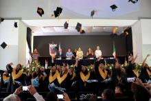Una nueva generación de biólogos marinos recibe sus cartas de pasante