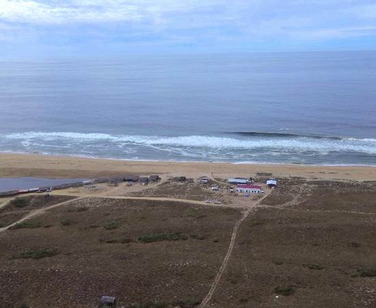 Rectora del CU Costa Sur supervisó los avances de la reconstrucción del campamento tortuguero “La gloria” en Tomatlán, Jalisco
