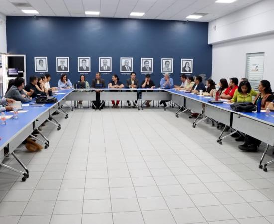 Coordinación General de Control Escolar de la Universidad de Guadalajara visita el CUCostaSur para optimizar el proceso de titulación