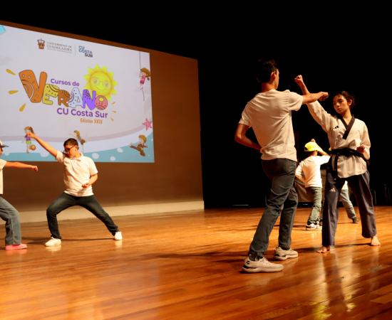 Clausura de la XXIX edición de los Cursos de Verano del CUCostaSur