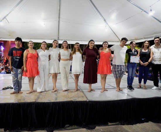 Talento de la Licenciatura en Artes destaca en la Semana Cultural de Tecolotlán, Jalisco.