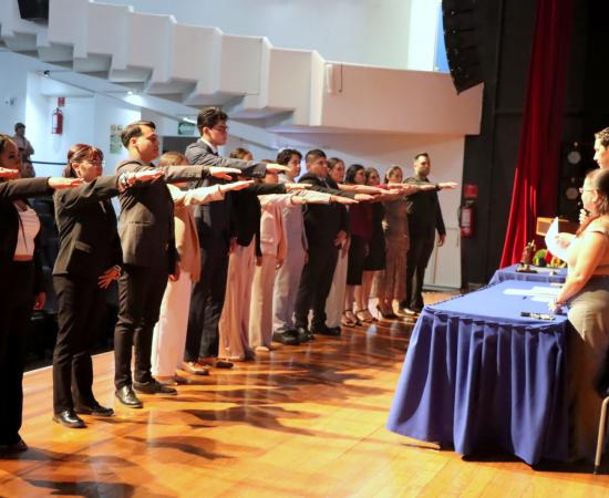 Toma de Protesta y Entrega de Actas de Titulación a Pasantes de Abogado en el CUCostaSur