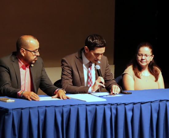 Toma de Protesta y Entrega de Actas de Titulación a Pasantes de Abogado en el CUCostaSur