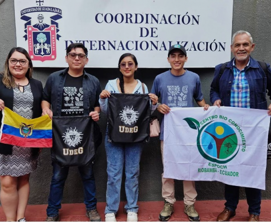 Estudiantes ecuatorianos realizan estancia académica internacional en el Centro Universitario de la Costa Sur