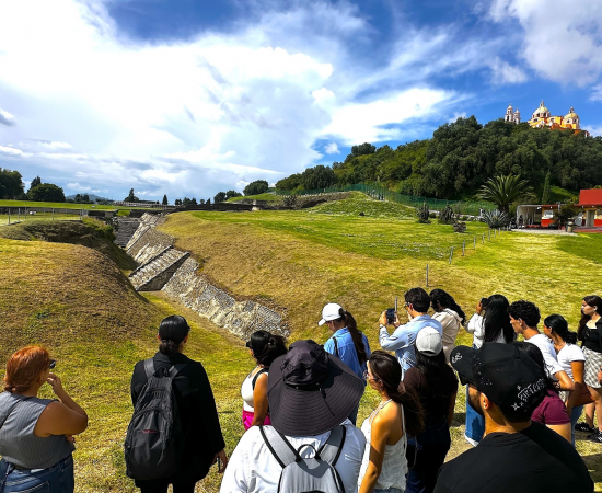 Estudiantes de Turismo del CU Costa Sur realizan viaje académico a Puebla para fortalecer su formación profesional