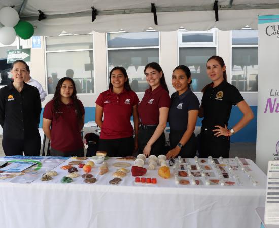 Estudiantes del CUCostaSur impulsan la prevención en la Primera Feria de Seguridad y Salud en el Trabajo del Ingenio Melchor Ocampo