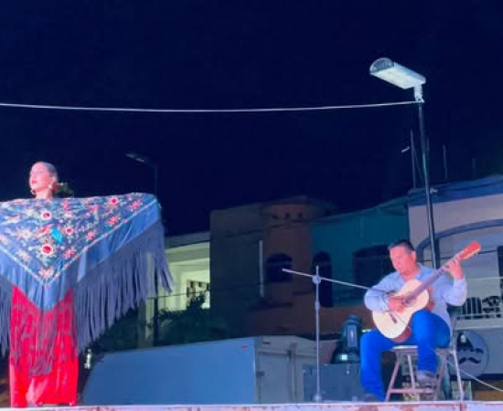 Armonía entre cuerpos y cuerdas’ llena de arte y emoción la plaza principal de Melaque en el marco de la 31ª Semana Cultural Universitaria del CU del Costa Sur