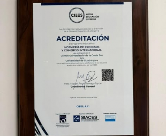 Acreditación de la carrera de Ingeniería de Procesos y Comercio Internacional