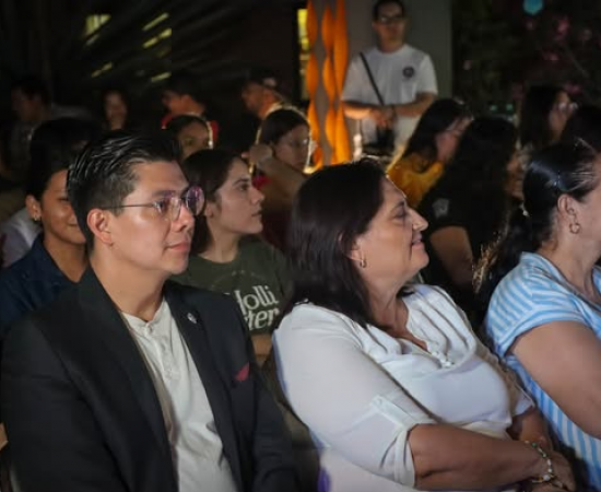 Elegancia, tradición y vida eterna: las Catrinas del CUCostaSur desfilaron con orgullo y arte mexicano