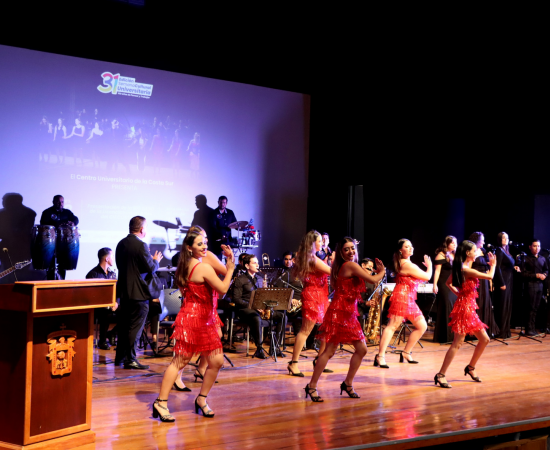 “100 años de pensar y trabajar”: un cierre inolvidable de la Semana Cultural con la Big Band de Jazz del CUCostaSur