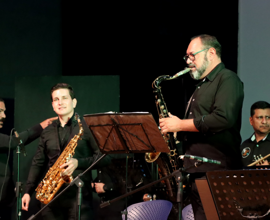 “100 años de pensar y trabajar”: un cierre inolvidable de la Semana Cultural con la Big Band de Jazz del CUCostaSur