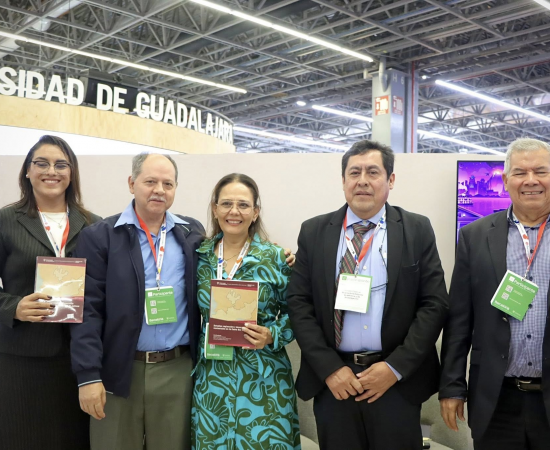 Presentan en la FIL 2025 el libro Estudios Regionales y Desarrollo Sustentable en la Costa Sur de Jalisco