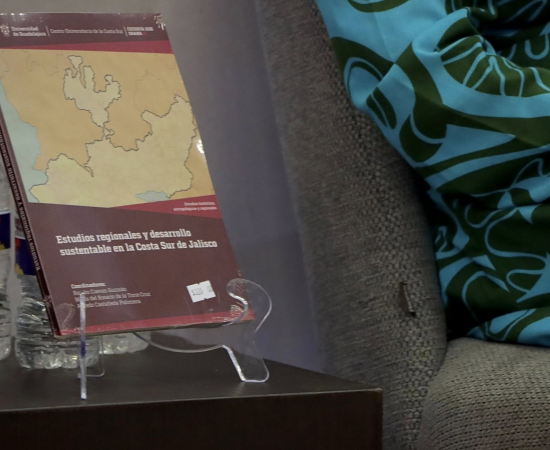 Presentan en la FIL 2025 el libro Estudios Regionales y Desarrollo Sustentable en la Costa Sur de Jalisco