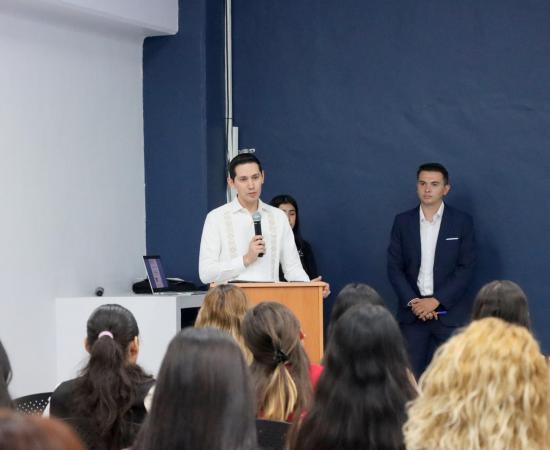 Ceremonia de Entrega de Reconocimientos de los Cursos–Taller de Formación Jurídica Integral
