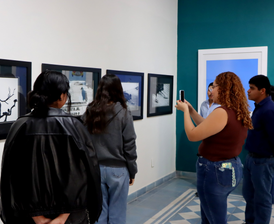 Inauguran exposición fotográfica “Pájaros que lloran” en la Casa Universitaria del CUCostaSur
