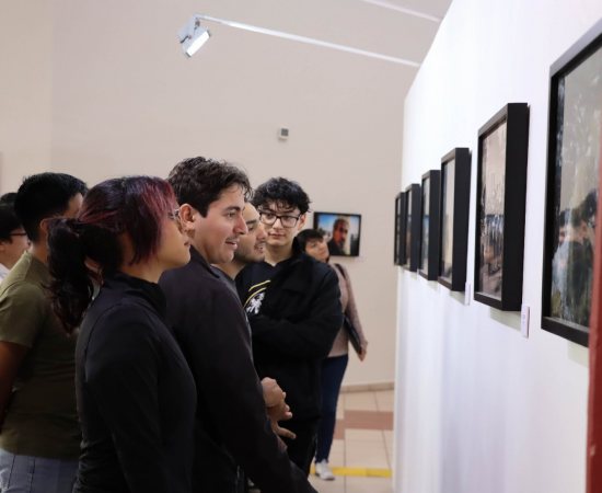 Inauguran la exposición fotográfica “Coordenadas. Imagen, identidad y pertenencia” en el Centro Cultural José Atanasio Monroy