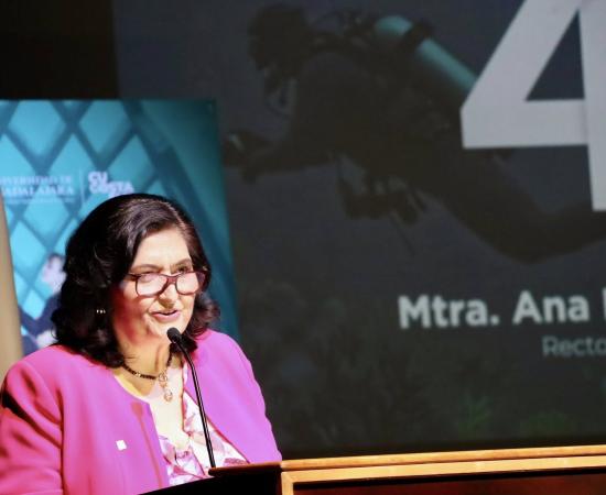Rectora de CUCostaSur destaca carrera de Medicina, Vacunación y Comedor Universitario en su cuarto Informe de Actividades.