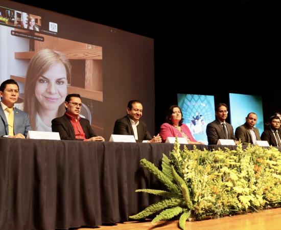 Rectora de CUCostaSur destaca carrera de Medicina, Vacunación y Comedor Universitario en su cuarto Informe de Actividades.