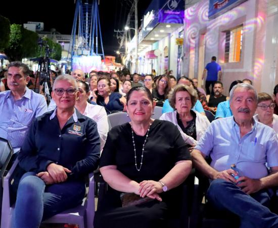 La Big Band del CUCostaSur llena de música y orgullo regional la feria por el 205 aniversario de Unión de Tula