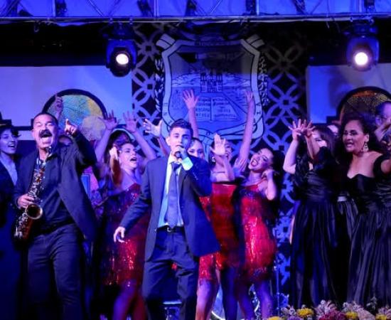 La Big Band del CUCostaSur llena de música y orgullo regional la feria por el 205 aniversario de Unión de Tula