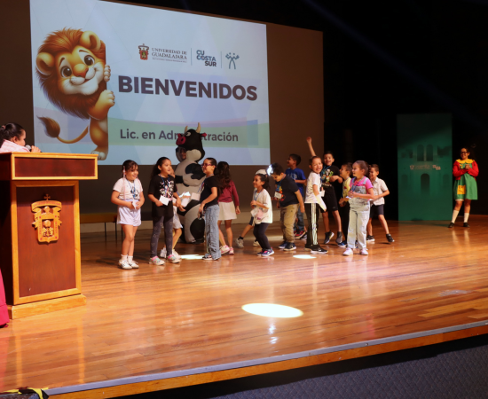 Celebran Día del niño con festejo en el Aula Magna del Centro Cultural José Atanasio Monroy del CU