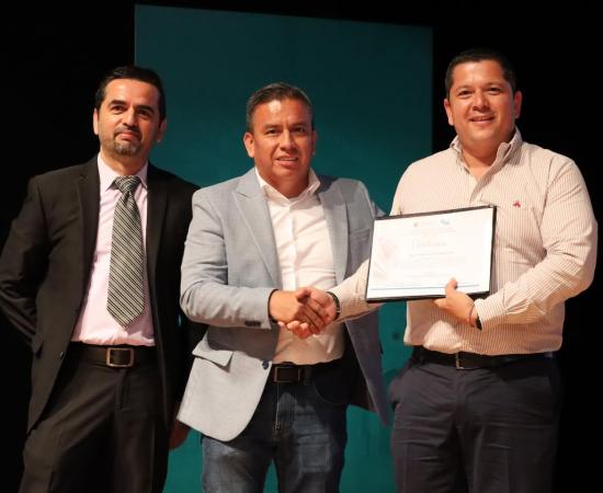 Ingeniería que transforma: estudiantes del CUCostaSur fortalecen su formación profesional