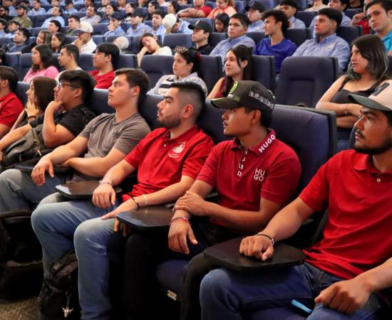 Ingeniería que transforma: estudiantes del CUCostaSur fortalecen su formación profesional