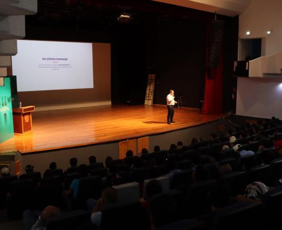 Ingeniería que transforma: estudiantes del CUCostaSur fortalecen su formación profesional