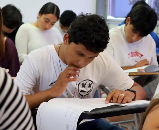 Más de mil aspirantes inician su camino universitario: CUCostaSur vive una jornada histórica de admisión