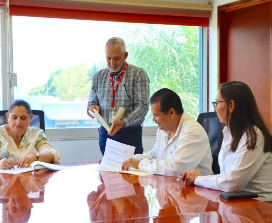 CUCostaSur y JIRA firman convenio para prácticas profesionales