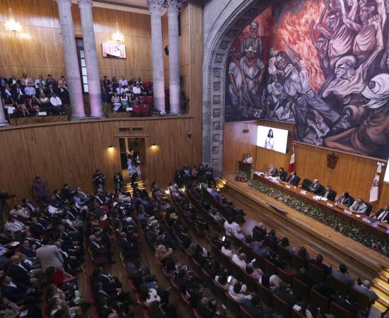 Karla Planter marca una nueva era en la UdeG con un informe centrado en bienestar, salud e innovación