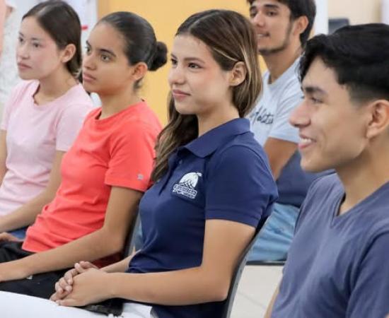 Comunidad universitaria participa en Lectura en Voz Alta durante la Jornada Nacional de Maratón por la Lectura