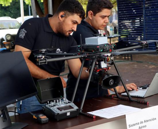 Innovación destaca en la muestra de proyectos finales de Mecatrónica en CUCostaSur