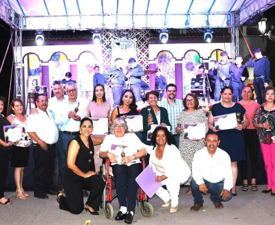 Reconocen trayectoria de la Rectora del CU Costa Sur