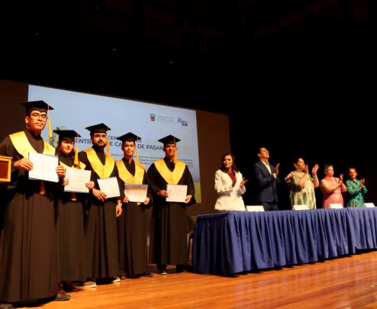 Durante Ceremonia de Entrega de Cartas de Pasante 2026-A se reconoció el esfuerzo y perseverancia de egresadas y egresados 