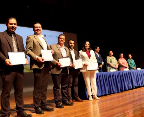 Durante Ceremonia de Entrega de Cartas de Pasante 2026-A se reconoció el esfuerzo y perseverancia de egresadas y egresados 