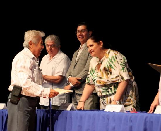 El CUCostaSur celebra el aprendizaje sin límites con la clausura de cursos del Sistema Universitario del Adulto Mayor