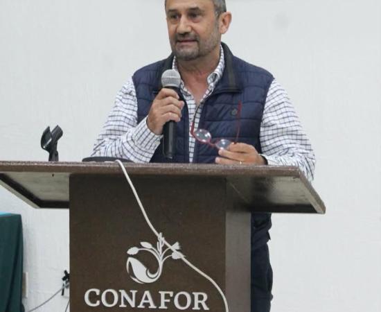 Enrique Jardel Peláez, Investigador del CUCostaSur, reconocido a nombre de quienes investigan el manejo del fuego