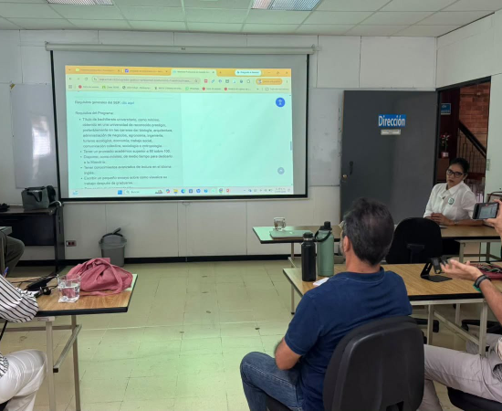 Docentes de Turismo del CUCostaSur fortalecen su formación académica en Costa Rica 