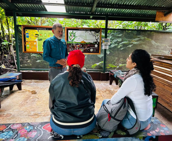 Docentes de Turismo del CUCostaSur fortalecen su formación académica en Costa Rica 
