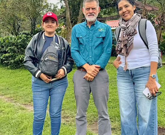 Docentes de Turismo del CUCostaSur fortalecen su formación académica en Costa Rica 