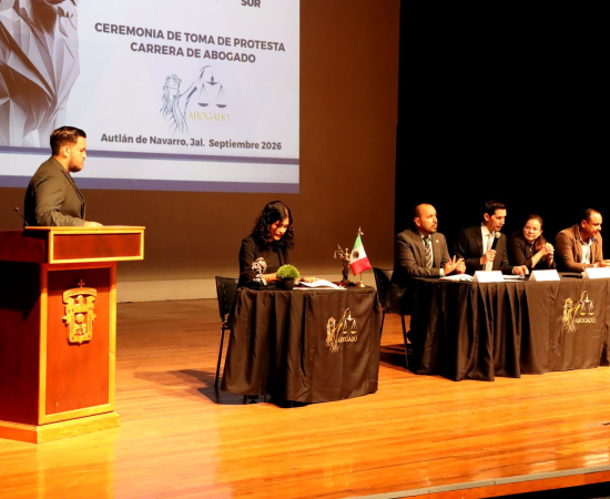 31 egresadas y egresados de Derecho culminan una etapa y abren nuevas oportunidades