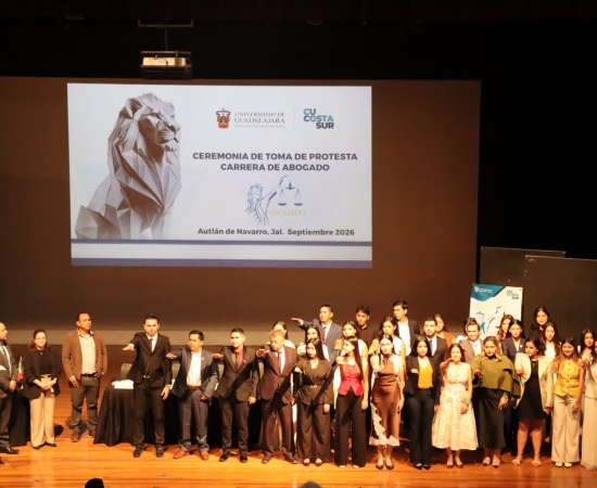 31 egresadas y egresados de Derecho culminan una etapa y abren nuevas oportunidades