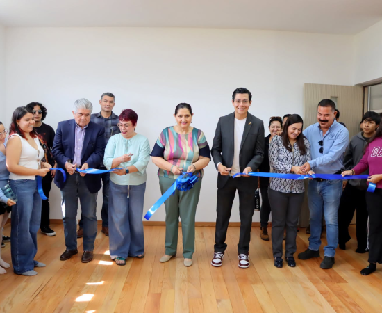 Inauguran salón de artes escénicas en la sede El Grullo del CUCostaSur