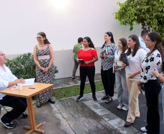Literatura, memoria y realidad social: Un encuentro con Hiram Ruvalcaba en CUCostaSur