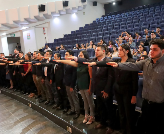 Entre 25 años de historia, nuevos ingenieros en Teleinformática toman protesta en el CUCostaSur